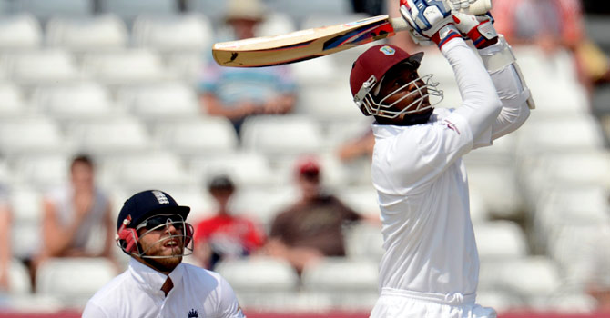 marlon-samuels-matt-prior-reut_670 Marlon Samuels made an unbeaten 76 but was unable to set England a stiff target. – Photo by Reuters