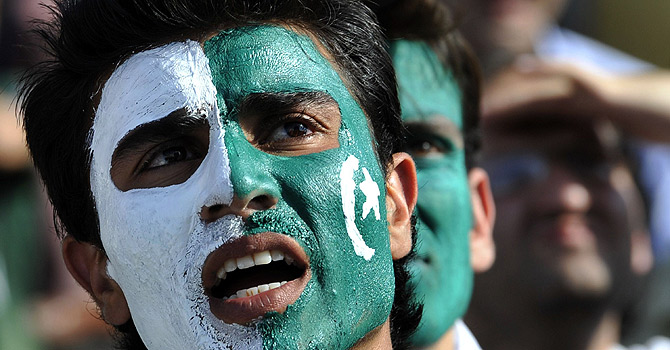 pak-fan-afp-670
