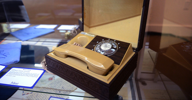 elvis-phone