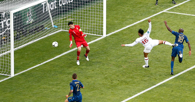 lescott-goal-eng-france-ap_670 Joleon Lescott headed England into a 30th-minute lead – Photo by AP