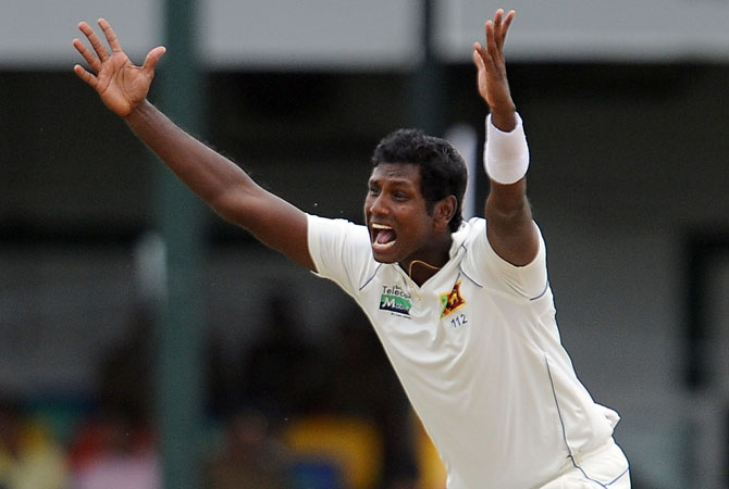 Sri Lankan Angelo Mathews makes an unsuccessful appeal for wicket during the second day of the second Test match between Sri Lanka and Pakistan at the Sinhalese Sports Club (SSC) in Colombo on July 1, 2012. ? Photo AFP