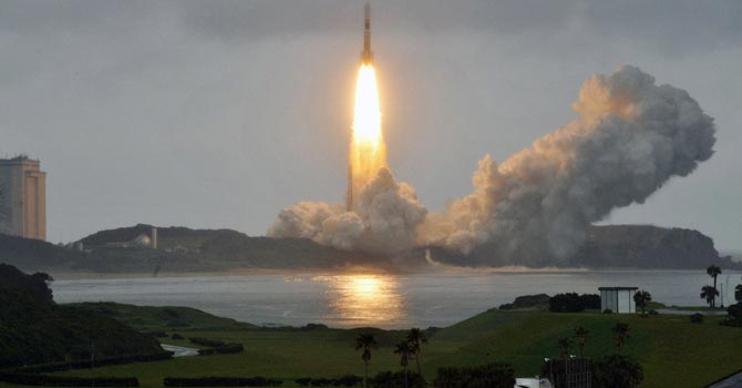 A-Japanese-H-IIB-rocket-lifts-off-from-the-Tanegashima-Space-Centre670 A Japanese H-IIB rocket lifts off from the Tanegashima Space Centre.—AFP Photo
