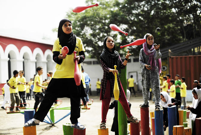 Afghan jugglers rehearse.
