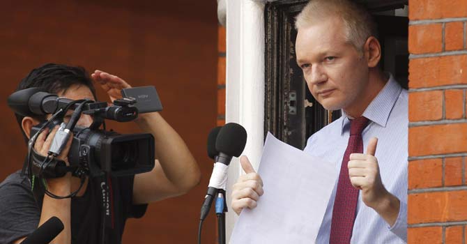assange-embassy-ap.jpg-670