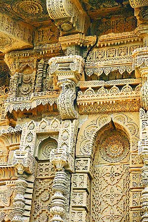 Makli--necropolis-450