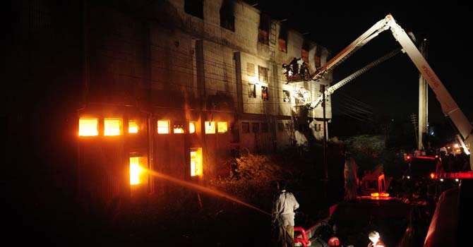 karachi-fire-6701
