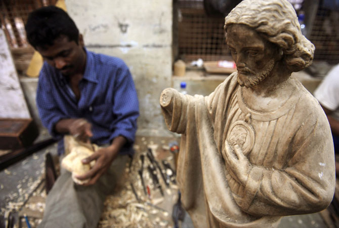 ?We have to have a lot of patience. It's not a fast-paced job,? said Benzoni's older brother Mingleshwar in their workshop, where body parts lie around like the limbs of giant dolls.