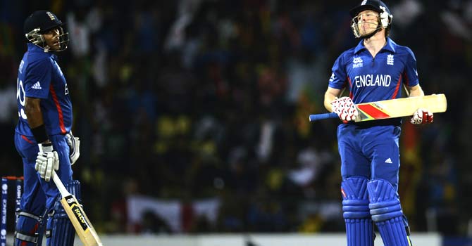 Eoin Morgan reacts after being dismissed as team mate Samit Patel looks on ? Photo by Reuters