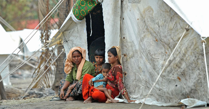 Rohingya-family-AFP-670 Rohingya-family-AFP-670