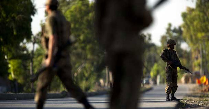 Army_soldiers_isb_670