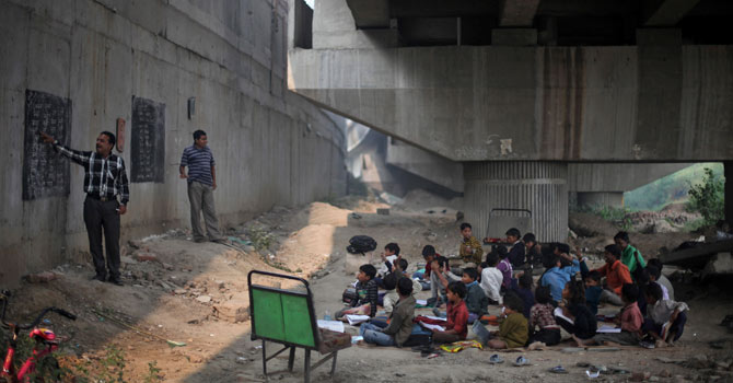 India_School_slumchildren_AP_1_670