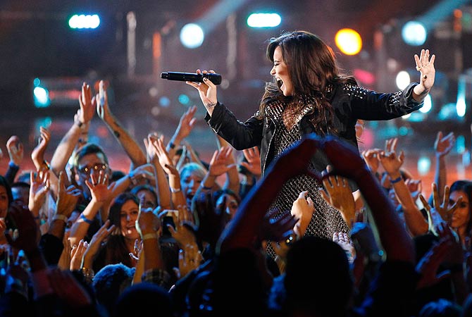 Recording artist Demi Lovato performs "Give Your Heart a Break" during the VH1 Divas 2012 show in Los Angeles, December 16, 2012. ? Reuters Photo