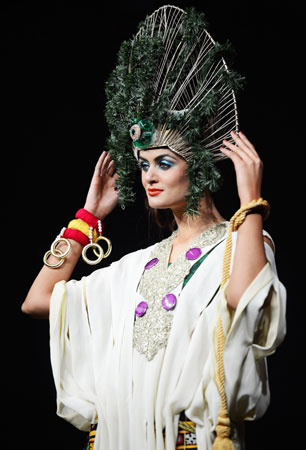 A Pakistani model presents a creation by designer Shabs. ?Photo by AFP
