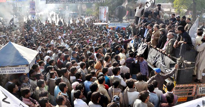 The rallies were organised by the Pakistan Hosiery Manufacturers Association (PHMA), Pakistan Textile Exporters Association (PTEA), Council of Loom Owners (CLO) and All Pakistan Textile Processing Mills Association (APTPMA). - Photo by INP