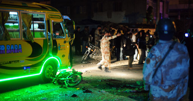 karachi-blast-Jan1-AFP-670