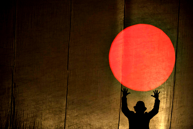 Artist from "Le cirque Plume" company performs during the rehearsal of "Tempus Fugit ?" show on May 15, 2013 in Besançon, eastern France. — AFP Photo
