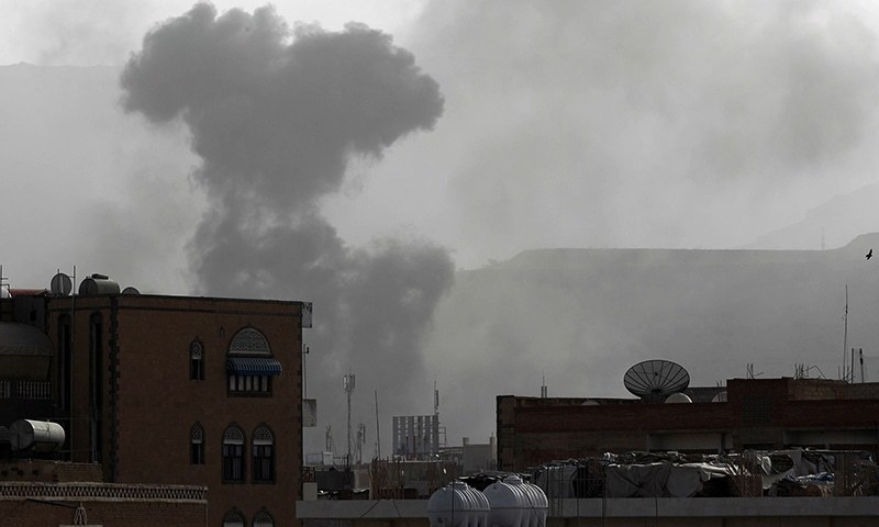 Smoke rises from the Faj Attan Hill area in the Yemeni capital, Sanaa, on April 9, 2015, following an alleged air strike by the Saudi-led alliance on Houthi rebels camps. &mdash;AFP