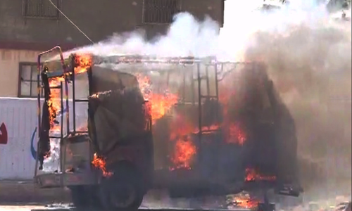 Rangers raid MQM HQ in Karachi, detain member of Rabita Committee