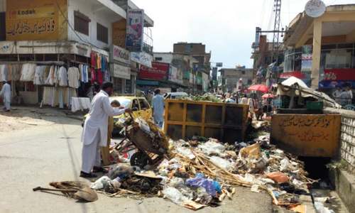 Garbage pollution in karachi picture