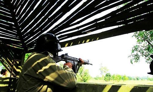 Pakistan, India border forces exchange fire across LoC