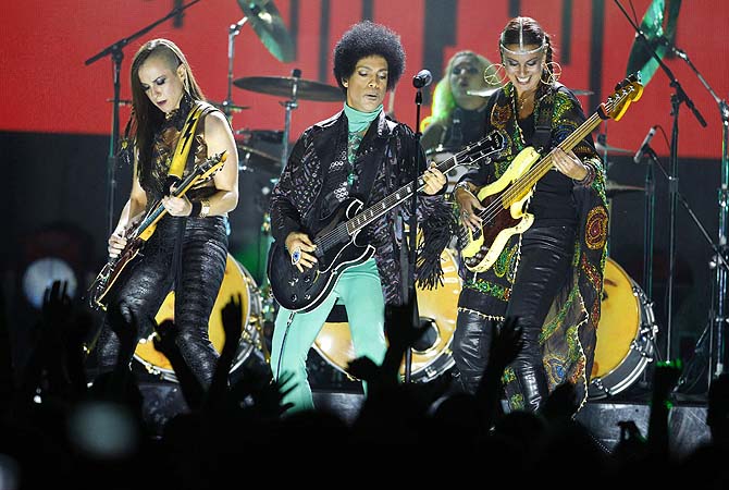 Prince performs during the Billboard Music Awards at the MGM Grand Garden Arena in Las Vegas, Nevada.—Photo by Reuters