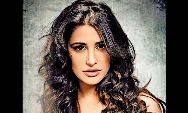 Nargis Fakhri Faints Newspaper Dawn Com