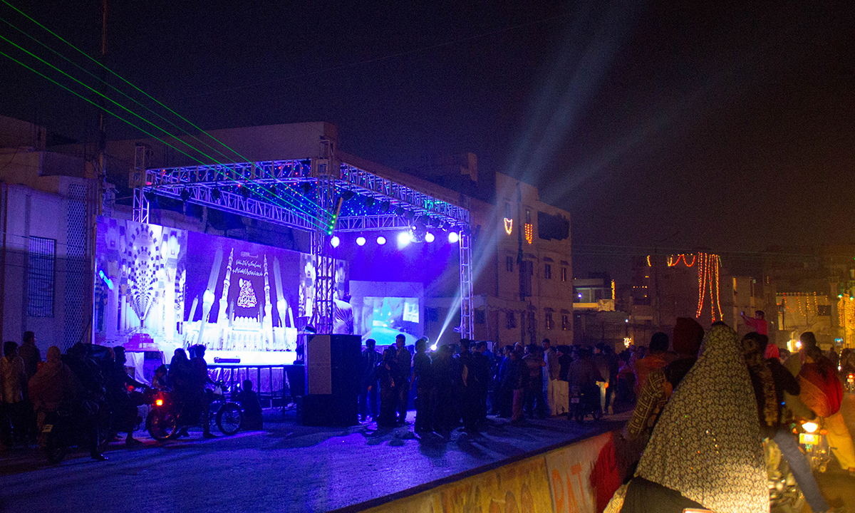 Karachi lights up for Eid Miladun Nabi