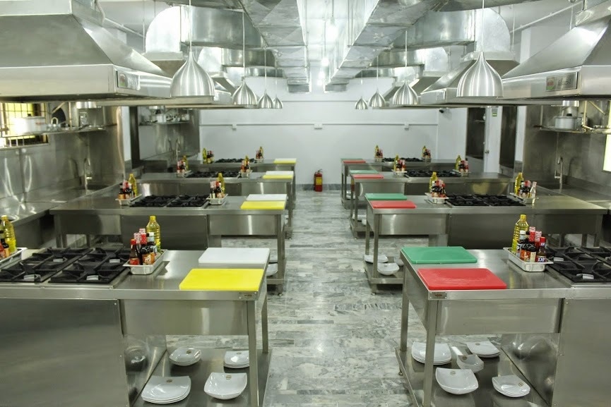 Restaurant Kitchen Work Stations where do you go to become a chef in pakistan? - pakistan - dawn Restaurant Kitchen Work Stations where do you go to become a chef in pakistan? - pakistan - dawn