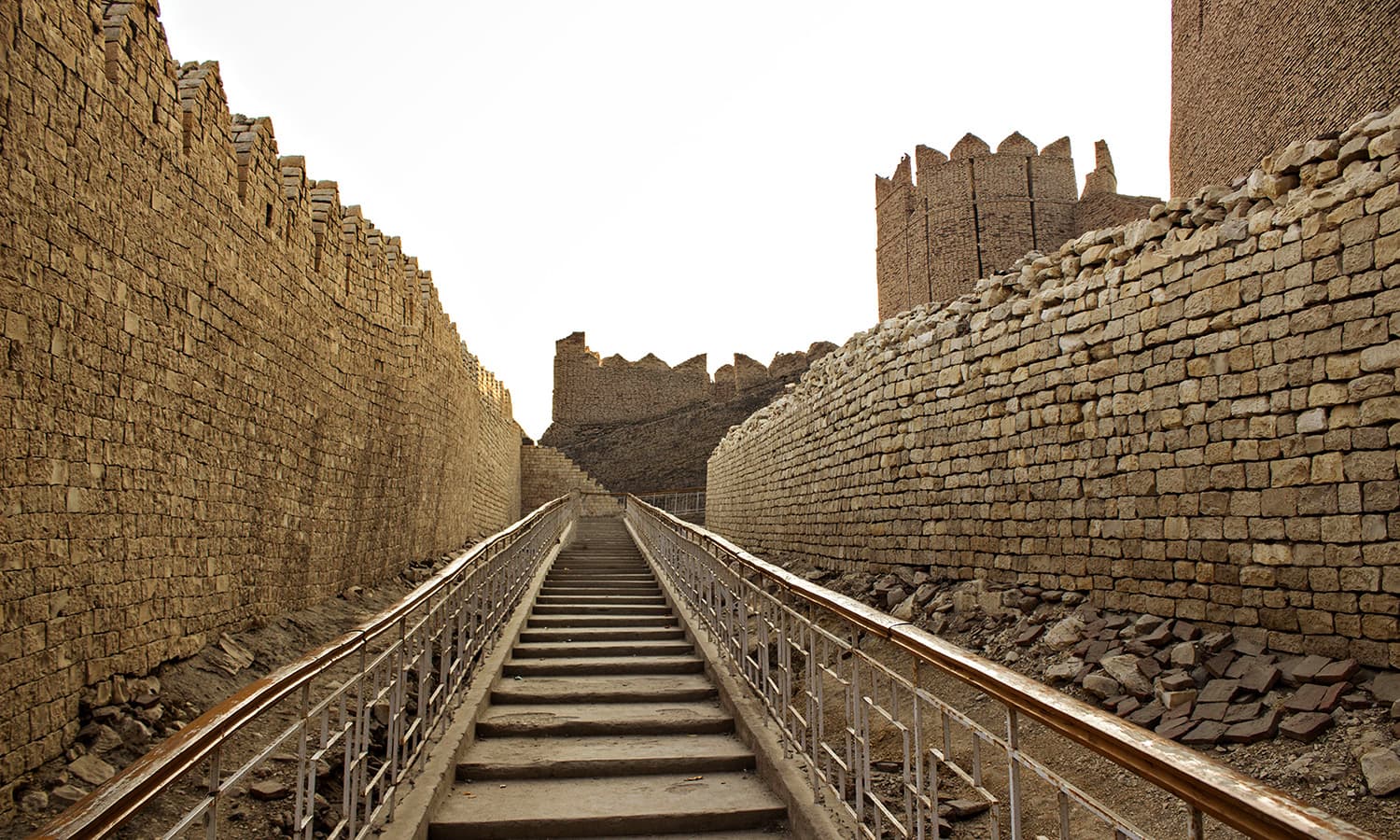 Kot Diji Fort A Symbol Of The Talpur Dynasty Pakistan Dawncom