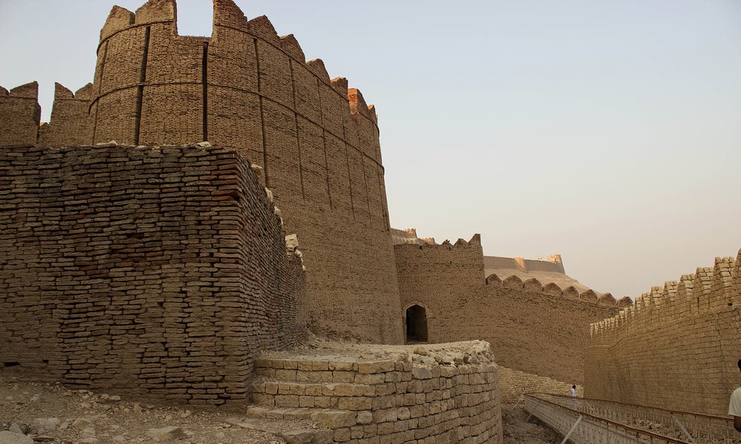 Kot Diji Fort A Symbol Of The Talpur Dynasty Pakistan Dawncom