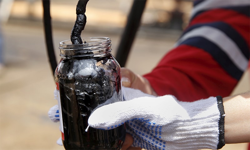 Oil slides to lowest since 2003 as Iran sanctions lifted