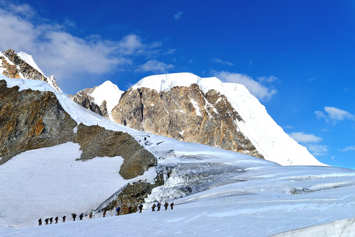 Almost there - among the crevasses of Hispar pass. ─ Photo by author
