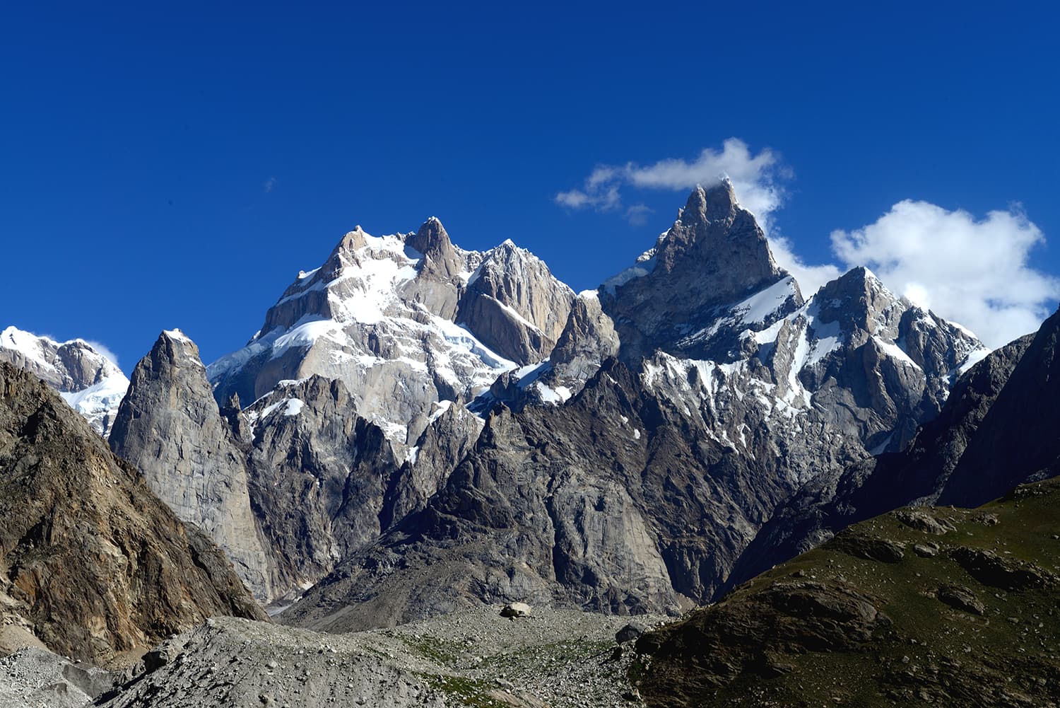 Almost there - among the crevasses of Hispar pass. ─ Photo by author