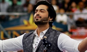 Watch Fahad Mustafa destroy his rivals in this push-up challenge