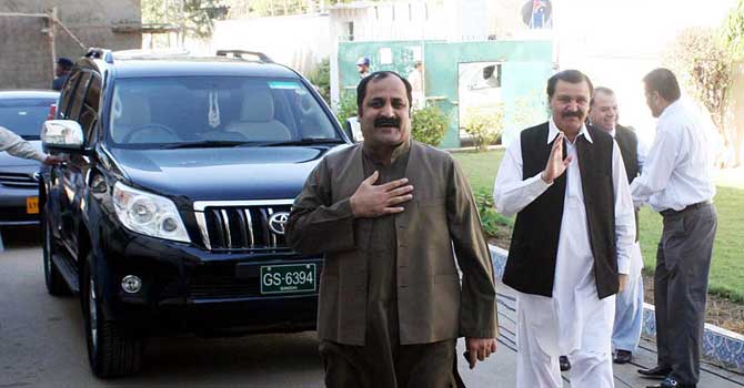 عوامی نیشنل پارٹی کے وفد کی سکریٹری الیکشن کمیشن اشتیاق احمد سے ملاقات پر آمد۔ – فوٹو آن لائن
