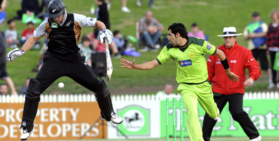 James Franklin scored 40 runs, while Martin Guptill scored 44 as the pair shared a 91-run partnership. —AP Photo