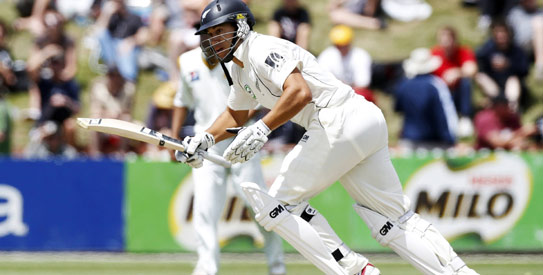 pakistan vs new zealand, pakistan vs new zealand 2010, pakistan in new zealand, new zealand vs pakistan, pakistan wellington, pakistan new zealand 2nd test, adnan akmal, daniel vettori, new zealand cricket, pakistan cricket