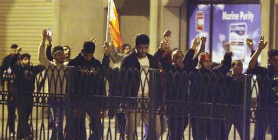 bahrain-protesters-AFP-543