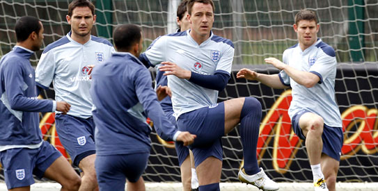 “When the manager confronted the team on the training pitch, he asked the players if they had any questions and nobody spoke. Nobody said a world to the manager, nobody said a word to me,” Terry told reporters. —Photo by AFP