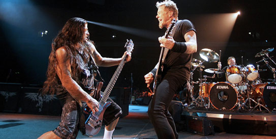 Robert Trujillo and James Hetfield 