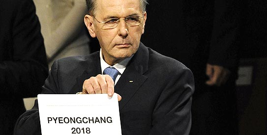 International Olympic Committee  (IOC) President Jacques Rogge, announces that PyeongChang, South Korea will host the 2018 Winter Olympics. -AFP Photo