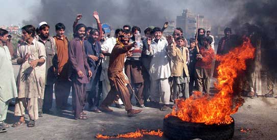 protest-tyreburning-543