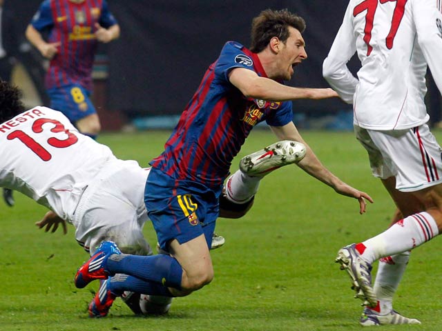 Milan optimistic for second leg after crowding out Messi - Sport - DAWN.COM
