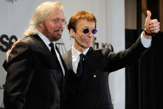 Robin Gibb of the Bee Gees dies at 62 - DAWN.COM
