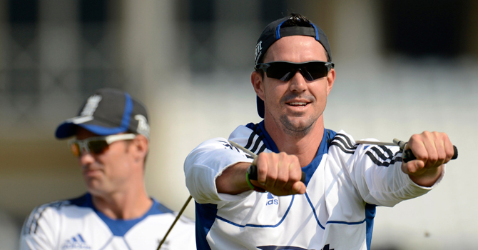 Kevin-Pietersen-warms-up-Reuters-670