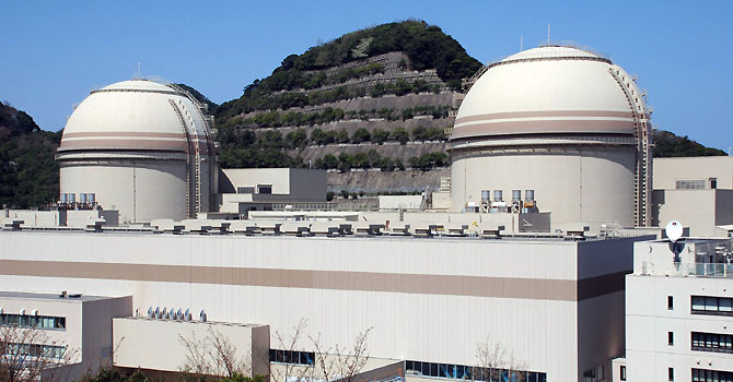 This picture taken on April 12, 2012 shows the Ohi nuclear power plant of Kansai Electric Power Co (KEPCO) in Ohi town, in Fukui prefecture, western Japan. Japanese Prime Minister Yoshihiko Noda indicated that he was close to giving the green light to Ohi's nuclear power station as the country inched closer to re-starting idle nuclear reactors, weeks after the last one was shuttered amid public disquiet following the disaster at Fukushima. AFP PHOTO / JIJI PRESS JAPAN OUT