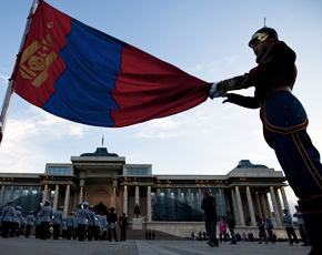 290x230-honorguards-ulanbator-mongolia-AP1