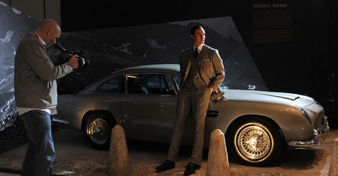 bond-exhibit-afp.jpg-670