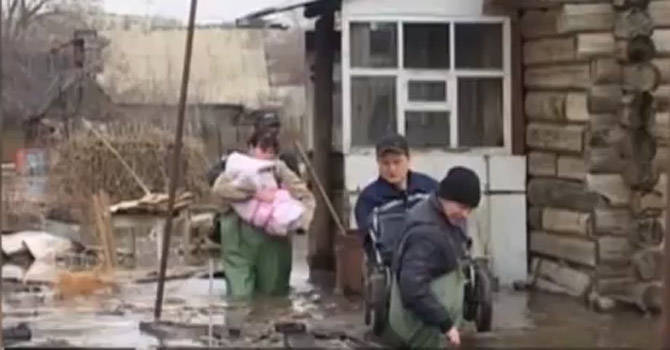Displaced people affected by the floods in Russia.—YouTube video grab
