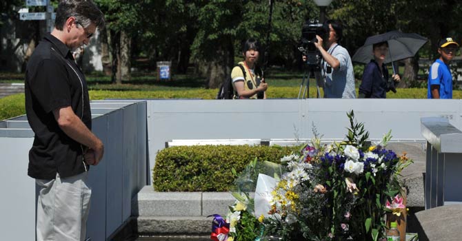 ClintonTruman-Hiroshima-anniversary-6thaug-afp-670